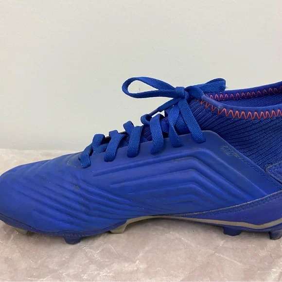 Youth Adidas Predator Cleats - Big Kids Size 4 - Picture 3 of 8